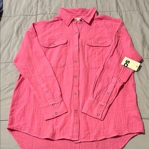 SO Pink Button-Up Shirt NWT Size Small